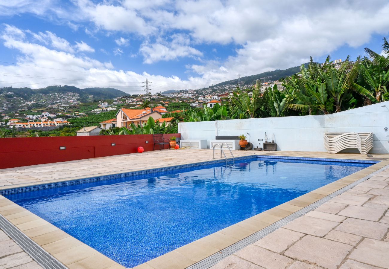 Apartamento en Câmara de Lobos - Pitanga, a Home in Madeira