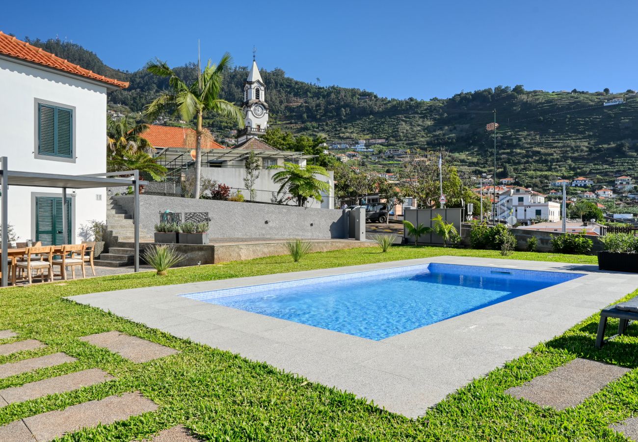 Villa à Arco da Calheta - Casa das Rosas, a Home in Madeira