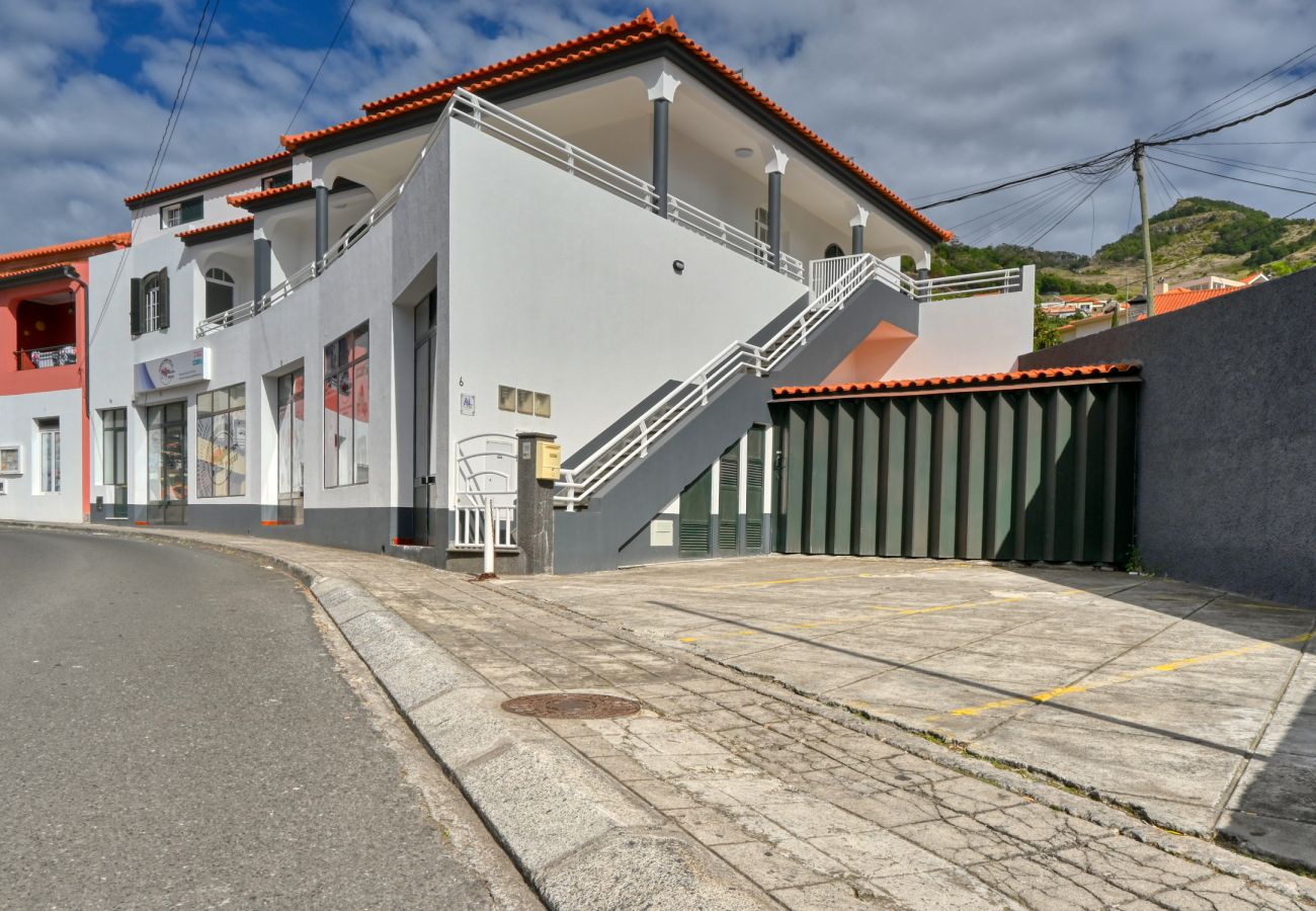 Apartamento em Machico - Nidias Place, a Home in Madeira