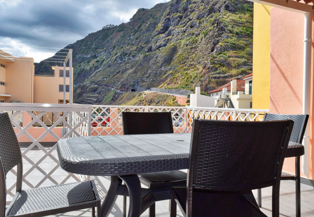 Apartamento em Porto Moniz - Casa do Pescador, a Home in Madeira