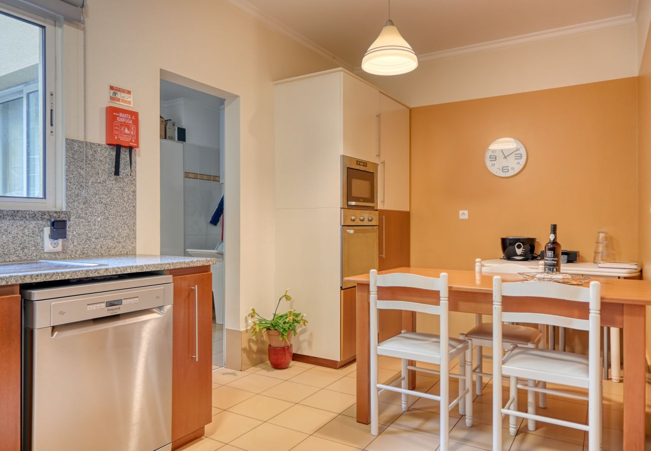 Apartamento em Ponta do Sol - Lidias Place, a Home in Madeira