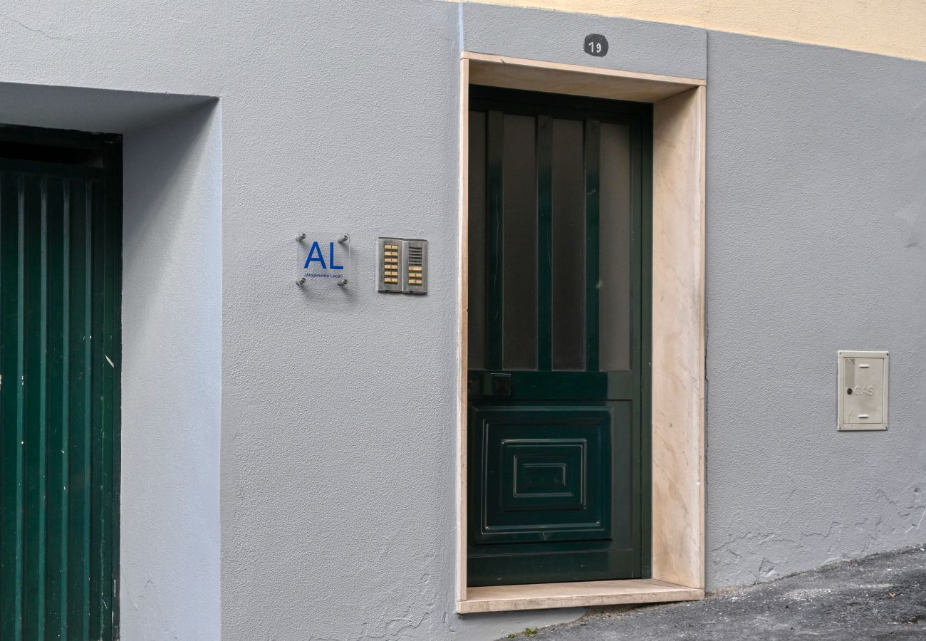 Apartamento em Funchal - Beco Santa Emilia 1C, a Home in Madeira