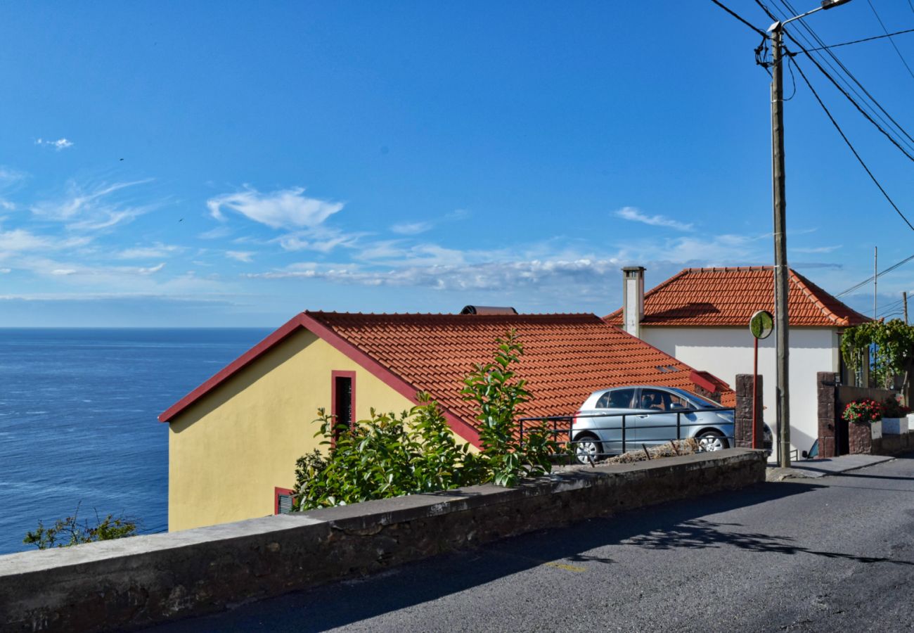 Studio in Ponta do Sol - Vista Mar, a Home in Madeira