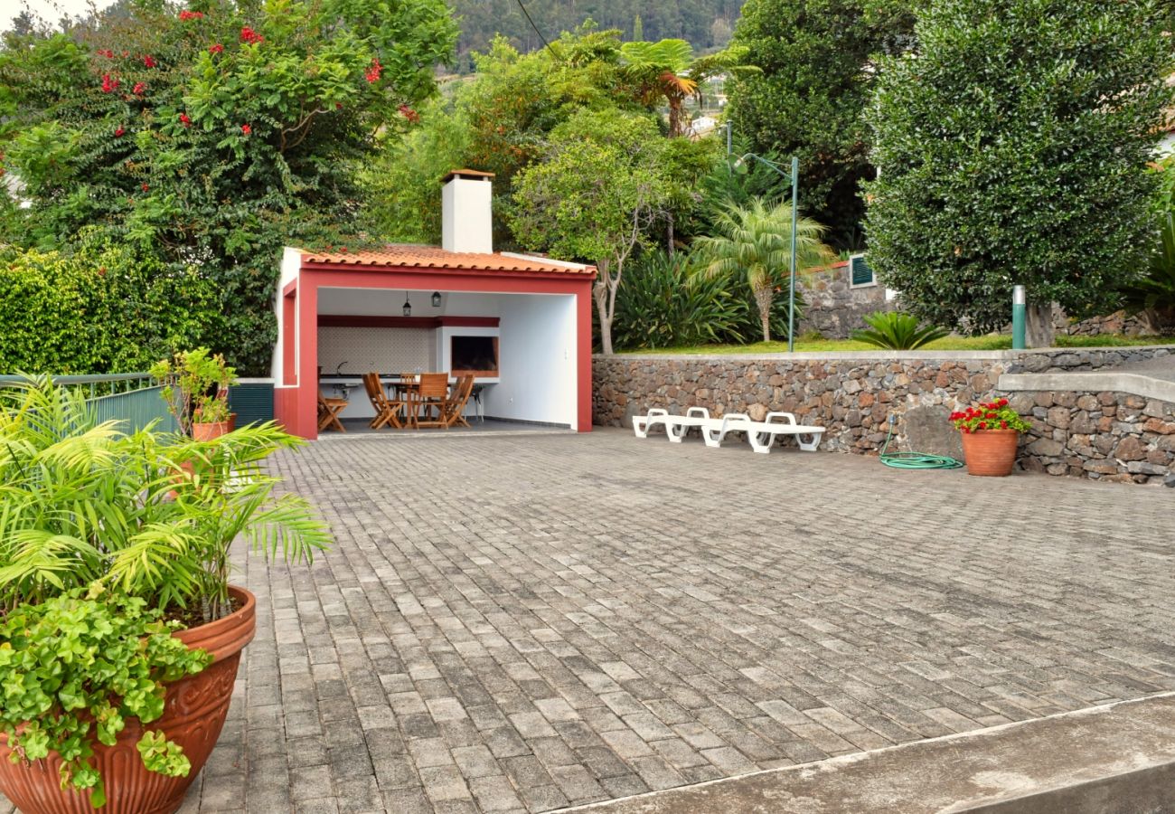 Cottage in Arco da Calheta - Loureiros Cottage, a Home in Madeira