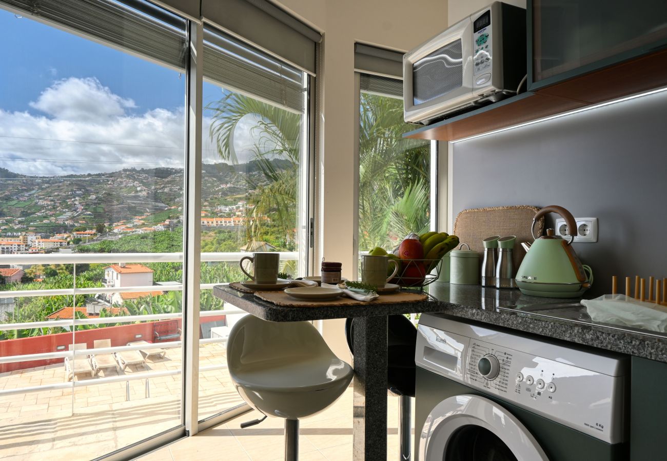 Apartment in Câmara de Lobos - Pitanga, a Home in Madeira