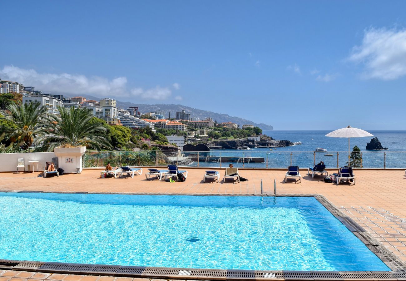 Apartment in Funchal - Blue Wave, a Home in Madeira